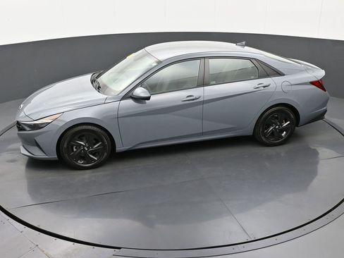 Used 2022 Hyundai Elantra SEL w/ Cargo Package image 29