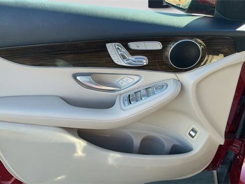 Used 2019 Mercedes-Benz GLC 300 image 15