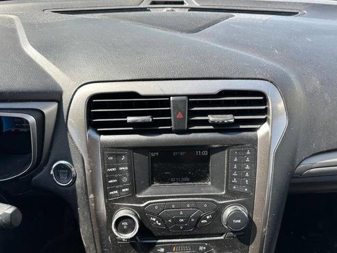 Used 2018 Ford Fusion SE image 35