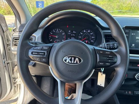 Used 2019 Kia Rio S FWD image 13