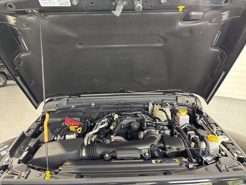 Used 2023 Jeep Gladiator Sport AWD/4WD image 38