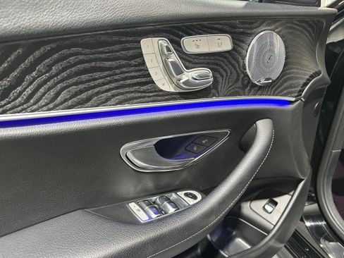 Used 2018 Mercedes-Benz E 300 4MATIC image 39