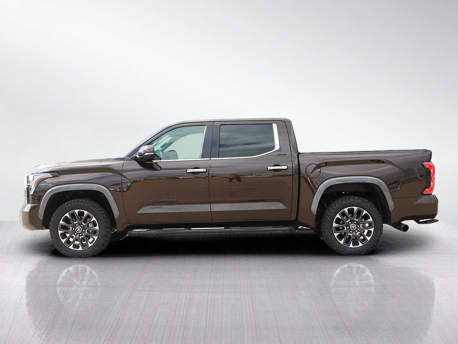 Used 2024 Toyota Tundra Limited AWD/4WD image 2