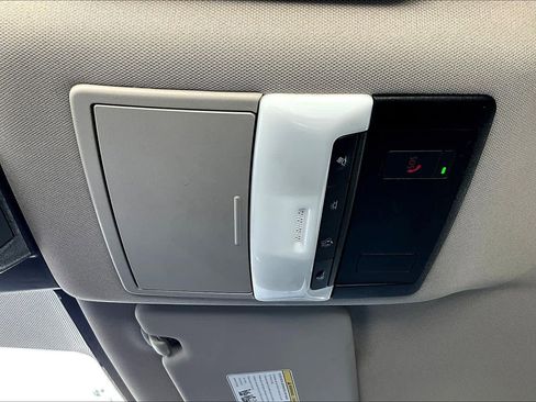 Used 2023 Nissan Rogue SV image 31