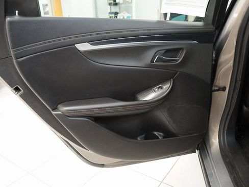 Used 2019 Chevrolet Impala LT w/ LT Convenience Package image 24