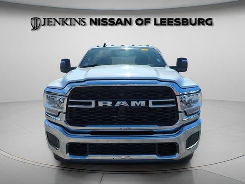 Used 2024 RAM 2500 Tradesman w/ Chrome Appearance Group image 15