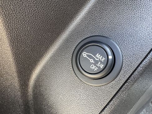 Used 2024 Chevrolet Equinox RS FWD image 24