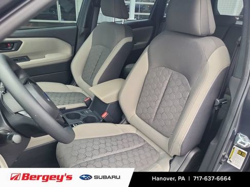 Used 2025 Subaru Forester AWD/4WD image 11