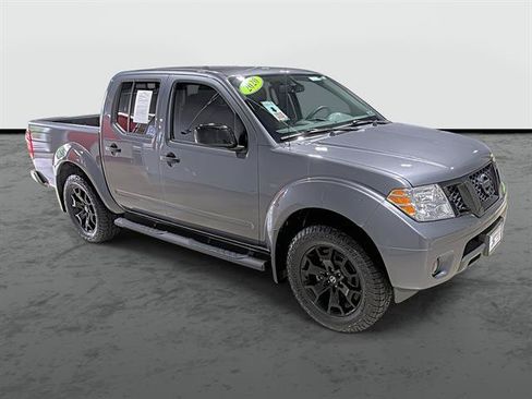Used 2020 Nissan Frontier SV w/ Midnight Edition Floor Mats AWD/4WD image 5