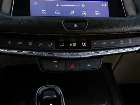 Used 2023 Cadillac XT4 Premium Luxury AWD/4WD image 32