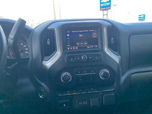 Certified 2024 Chevrolet Silverado 1500 Custom image 25