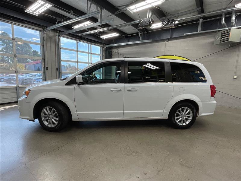 Used 2019 Dodge Grand Caravan SXT FWD image 2