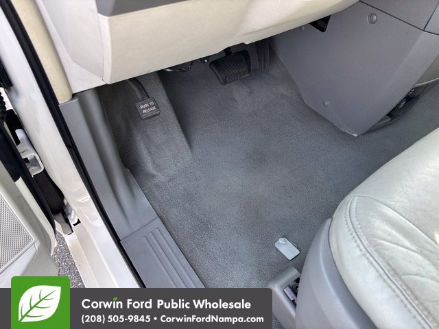 Used 2010 Chrysler Town & Country Touring FWD image 23