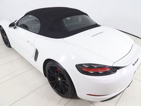 Used 2017 Porsche 718 Boxster S RWD image 31