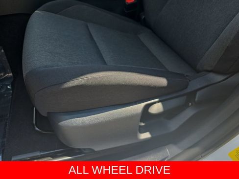 Used 2025 Toyota Camry LE AWD/4WD image 29
