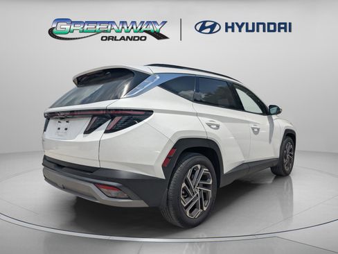 Certified 2025 Hyundai Tucson Limited FWD image 7