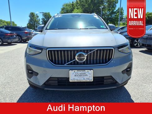 Used 2024 Volvo XC40 B5 Ultimate w/ Climate Package AWD/4WD image 2