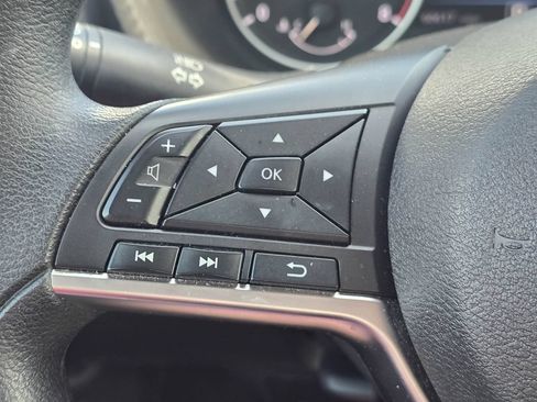 Used 2024 Nissan Sentra SV FWD image 20