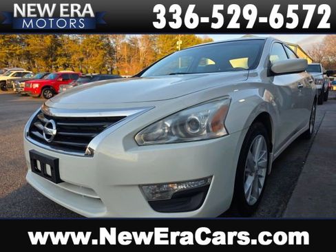 Used 2014 Nissan Altima 2.5 SV image 1
