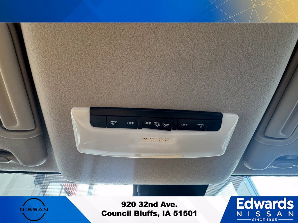 New 2025 Nissan Versa S w/ Trunk Package FWD image 30