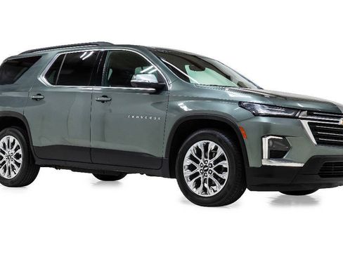Used 2022 Chevrolet Traverse LT FWD image 1