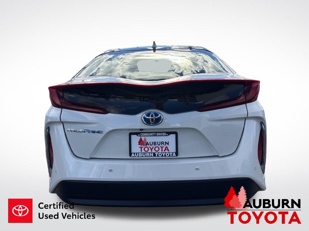 Certified 2017 Toyota Prius Prime Advanced w/ Carpet Mat Package FWD image 7