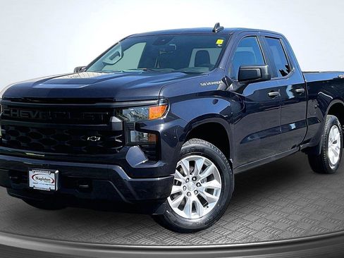 Used 2023 Chevrolet Silverado 1500 Custom AWD/4WD image 1