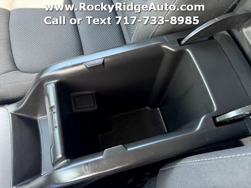 Used 2022 Chevrolet Colorado LT w/ Fleet Safety Package RWD image 20