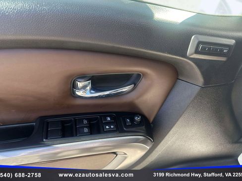 Used 2017 Nissan Titan Platinum Reserve image 18