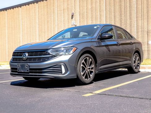 Used 2024 Volkswagen Jetta Sport FWD image 4