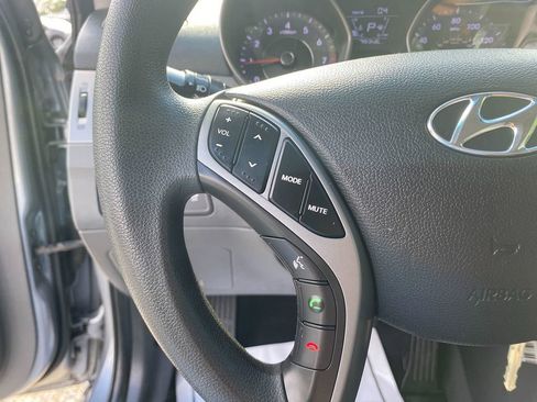 Used 2016 Hyundai Elantra SE w/ Option Group 02 image 16
