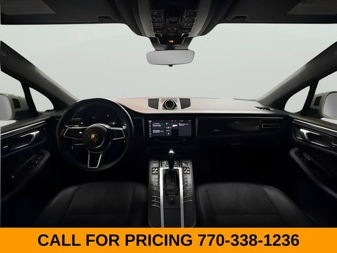Used 2020 Porsche Macan AWD/4WD image 16