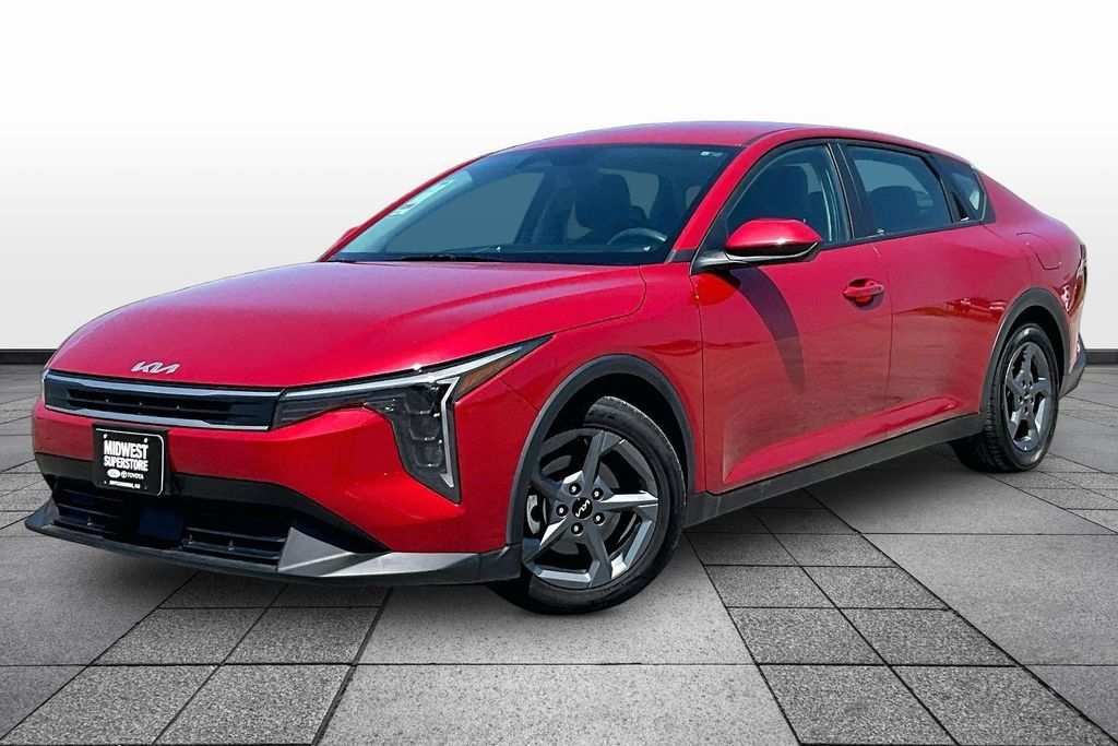 Used 2025 Kia K4 FWD image 1