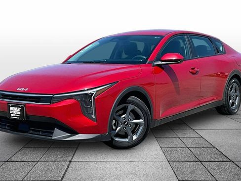 Used 2025 Kia K4 FWD image 1