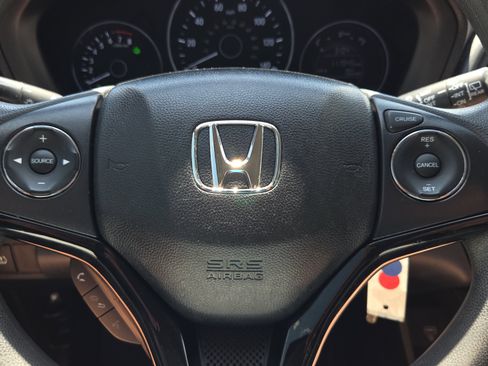 Used 2019 Honda HR-V LX image 27
