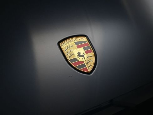 Certified 2023 Porsche Macan Turbo image 13