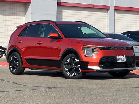 Used 2023 Kia Niro Wave image 2