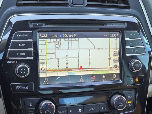 Used 2016 Nissan Maxima Platinum w/ Interior Lighting Package image 26