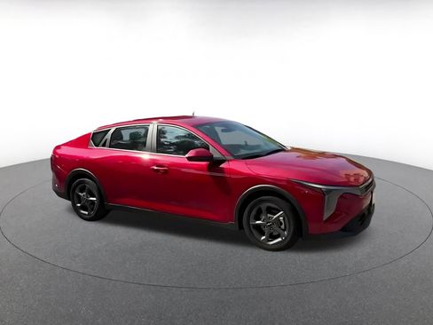 Used 2025 Kia K4 FWD image 2
