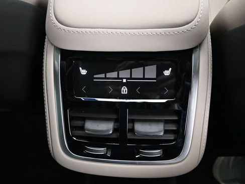 New 2026 Volvo XC90 B6 Core w/ Protection Package Premier image 33