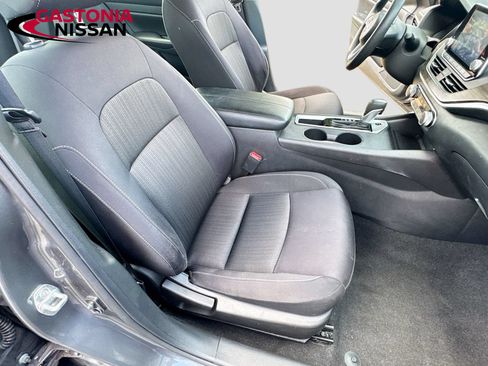 Used 2025 Nissan Altima 2.5 SV FWD image 35
