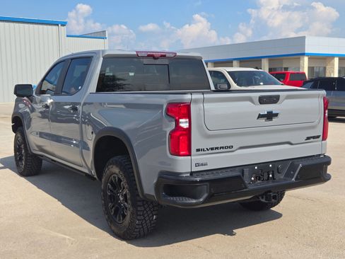 Used 2025 Chevrolet Silverado 1500 ZR2 w/ Technology Package AWD/4WD image 5