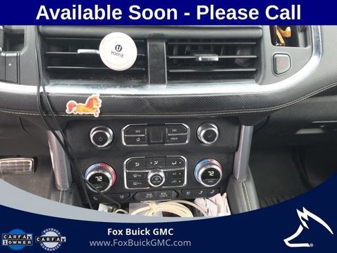 Used 2024 GMC Yukon XL SLT w/ SLT Luxury Package AWD/4WD image 13