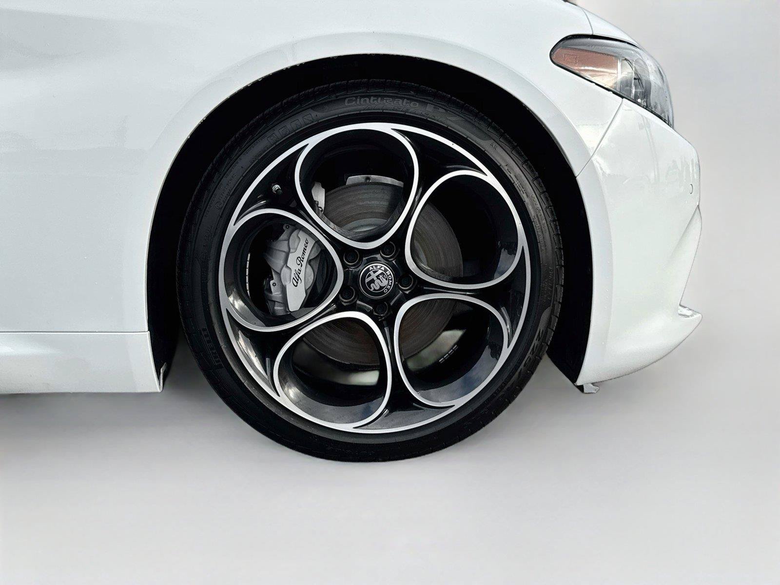Used 2025 Alfa Romeo Giulia w/ Driving Assist Package RWD image 36