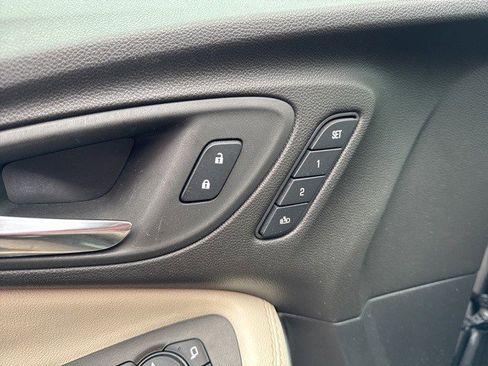 Used 2024 Buick Encore GX Avenir w/ Avenir Convenience Package image 14