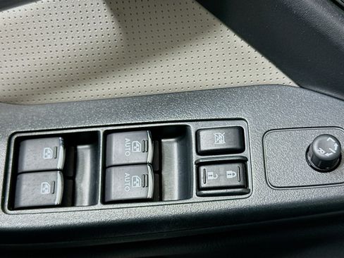 Used 2017 Subaru Forester 2.5i Limited image 15