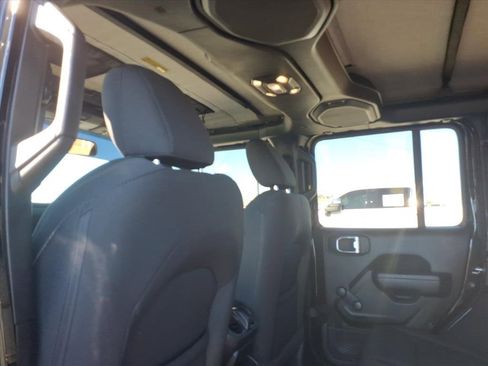 Used 2022 Jeep Wrangler Unlimited Sport image 19