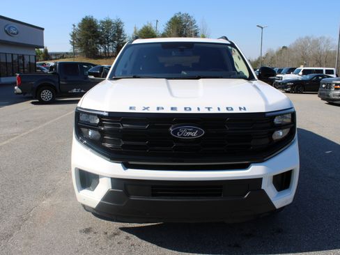 Certified 2025 Ford Expedition Max Active AWD/4WD image 3