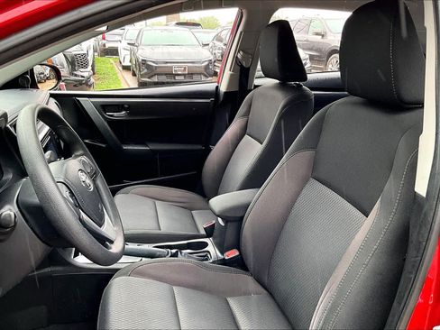 Used 2017 Toyota Corolla LE FWD image 8