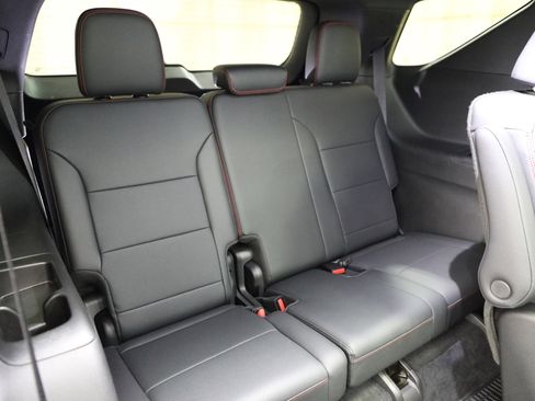 Used 2024 Chevrolet Traverse RS image 14